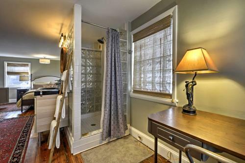 Trinity Home In Center City With Free Parking!