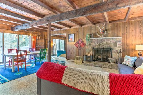 Secluded Lakefront Cabin With Deck Ski And Hike!