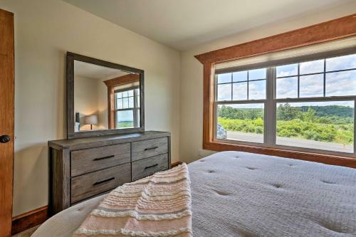 Retreat With Game Room And Deck, 1 Mi To Camelback