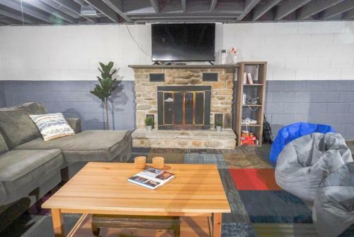 Hostal Camelback Rd Rancher- One Block From Camelback Mtn Outlets