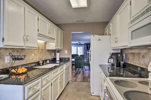 Updated Aiken Home With Patio, Less Than 2 Mi To Golf!