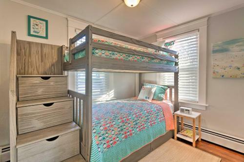 Charming Cottage About 5 Mi To Narragansett Beach!