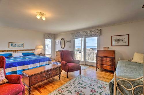 Beach Home With Deck And Views 1 Block To Ocean!