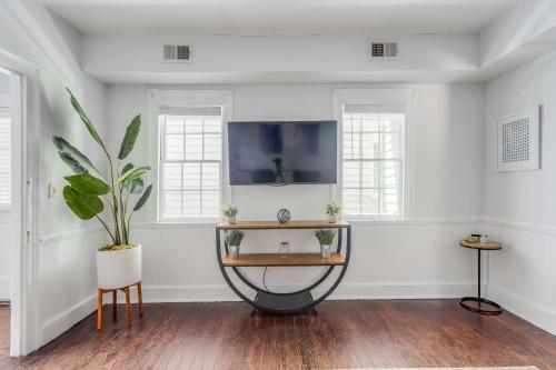 Charleston Style Home - Great Location!