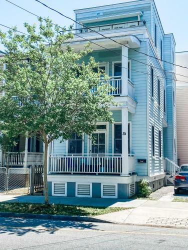 3bd/ 2.5ba Luxury Home Two Blocks To Upper King