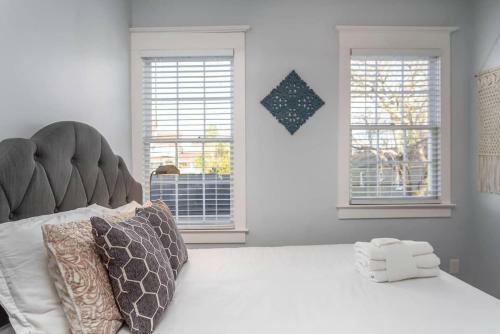 The Dewberry Suite At Morrison Manor
