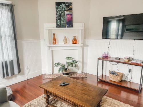 Jasmine Suite At Morrison Manor