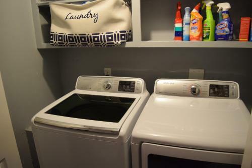 Hostal 3 Bedroom 2 Bath Corporate Beauty Off Harbison