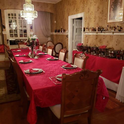 Ambrias Garden Manor B&B