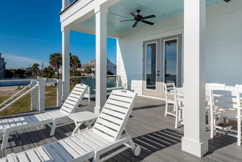 207 E Arctic - Seahorsing Around - Oceanfront - 3 Bedrooms