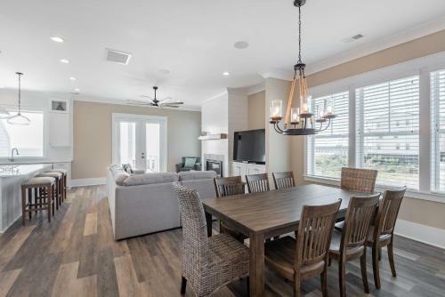 207 E Arctic - Seahorsing Around - Oceanfront - 3 Bedrooms