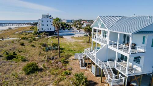 207 E Arctic - Seahorsing Around - Oceanfront - 3 Bedrooms