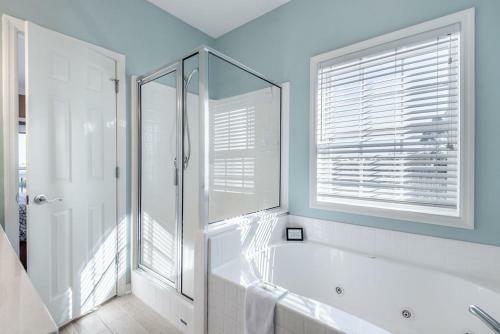 84 Waters Edge - Riverview Townhouse - Pool