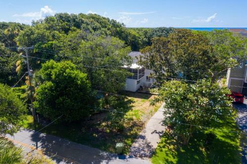 1010 E Ashley - Two Kitchens - Steps To Beach