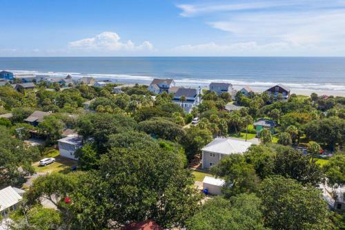 612 E Ashley - Shore Beats Work - 4 Bedrooms