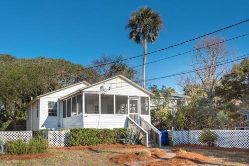 220 W Ashley - Corner Cottage - Central Location