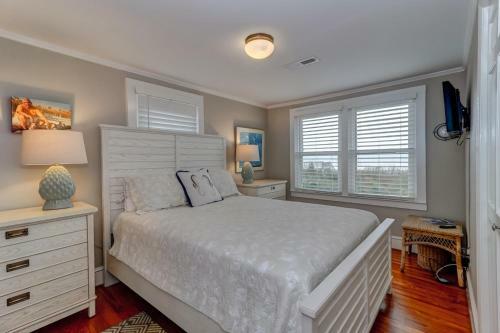 817 East Arctic