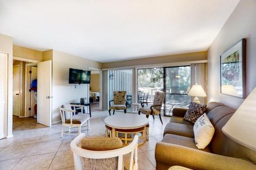 Hickory Cove 18