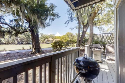 Hickory Cove 18