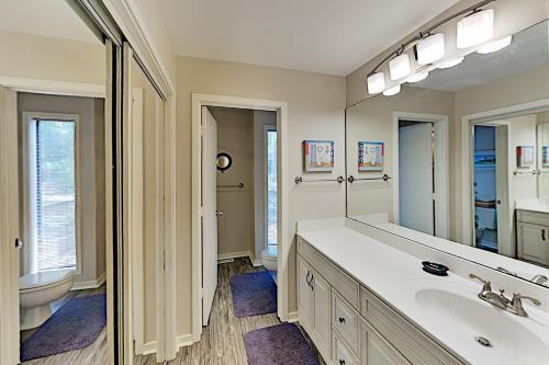 Apartamento Remodeled 2 Br, 2 Ba - Superior On Lagoon Condo