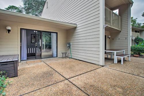 Renovated Villa With 1st-floor Master Walk To Beach