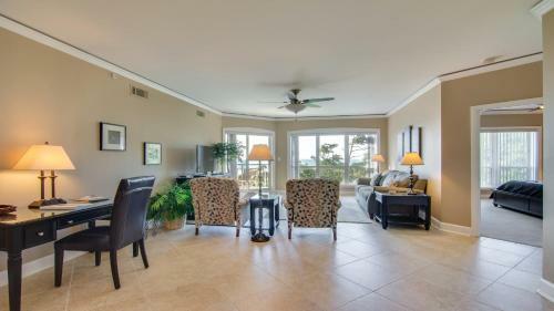 3402 Windsor Court South