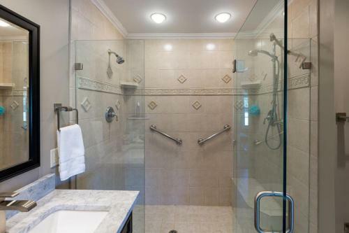 254 Evian 2 Br Shipyard Golf Condo