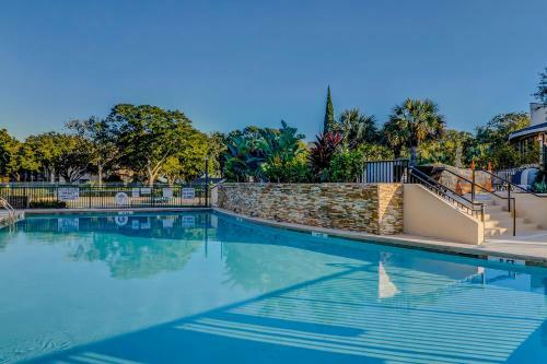 Villa Island Club 140