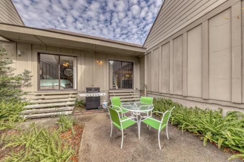 4 Bed 2 Bath Apartment In Queens Grant Villas