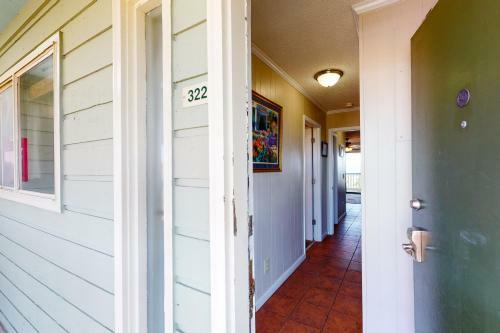 Sea Cabin 322-b