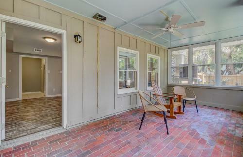 11 43rd Avenue