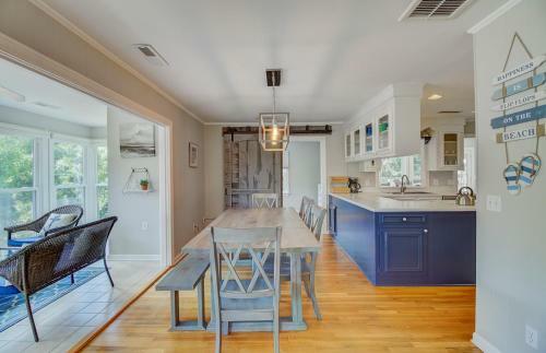 11 43rd Avenue