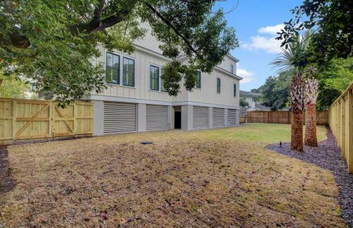 4 36th Avenue