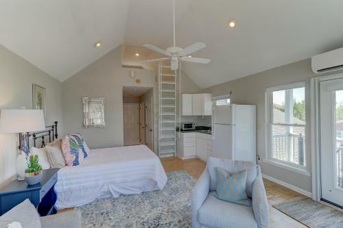 8 44th Avenue