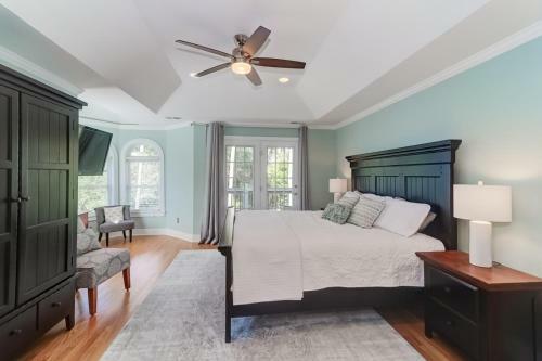 28 Fairway Oaks