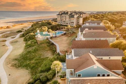 High Tide - Incredible Beach Front Abode W Pool & Beach Views