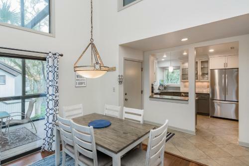 4550 Parkside Villa