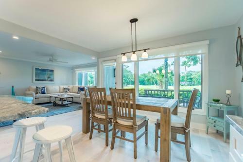 1304 Fairway Oaks Villa