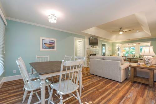 4170 Night Heron Cottage