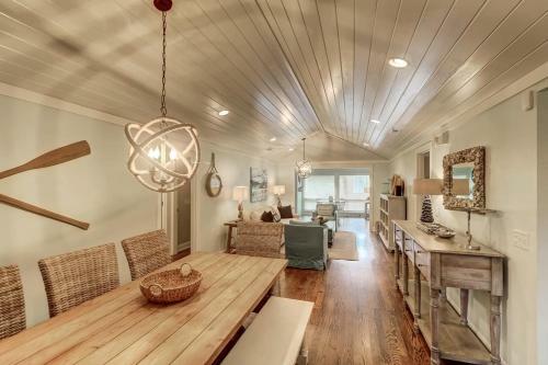 35 Twin Oaks