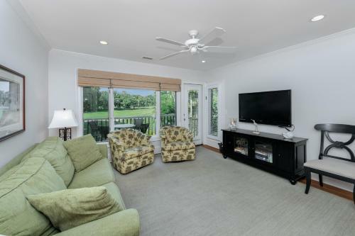 Villa 1380 Fairway Oaks