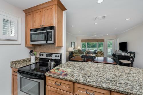 Villa 1380 Fairway Oaks