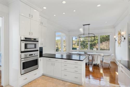 80 Surfsong Road