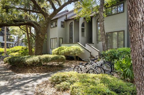 4578 Parkside Villa