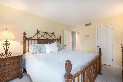 4791 Tennis Club Villa