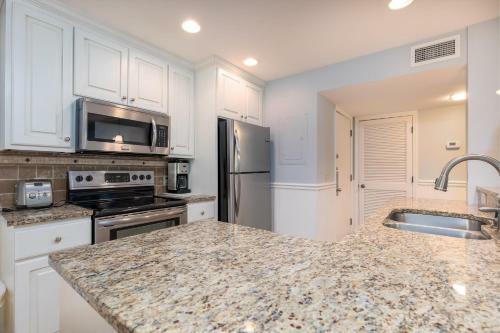 4791 Tennis Club Villa