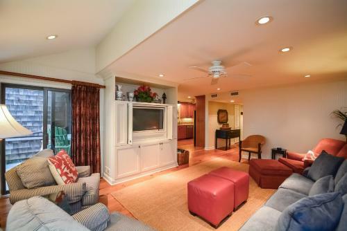 4320 Windswept Villa
