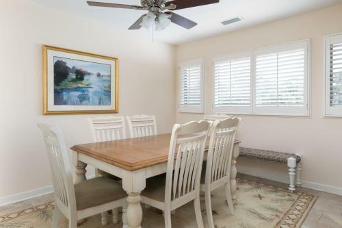 4586 Parkside Villa