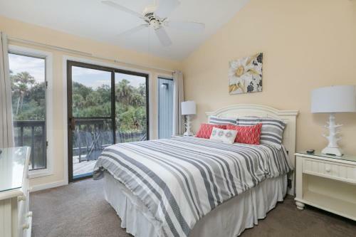 4586 Parkside Villa