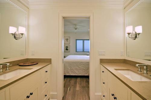 5128 Windswept Villa